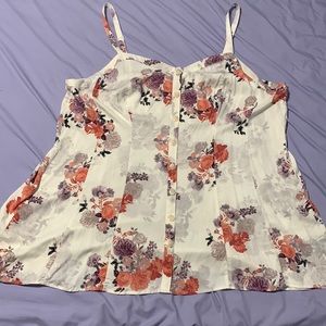 Torrid floral cami with faux-buttons. Size 3 (22/24)